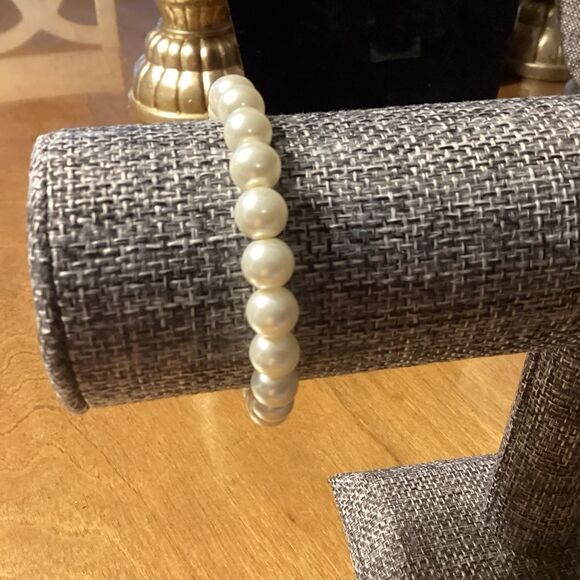 Elasticized Faux White Pearl Stretch Bracelet - Picture 3 of 4